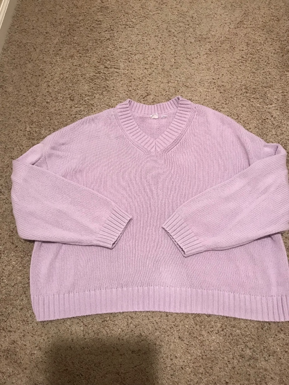 Lilac v neck sweater